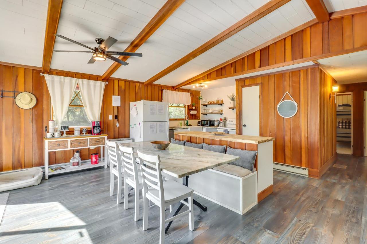 Lakefront Poconos Vacation Rental With Swim Dock! Long Pond Экстерьер фото