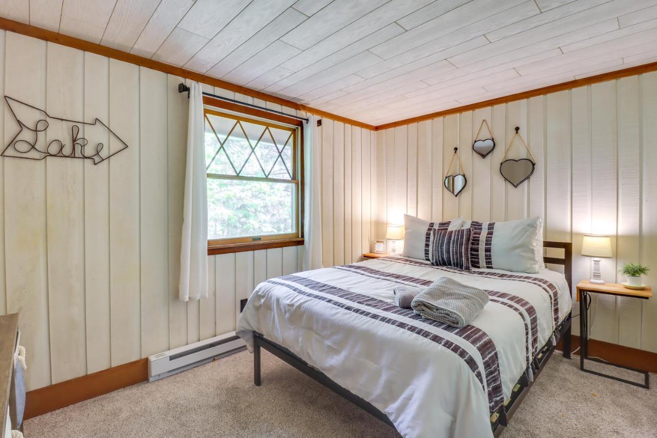 Lakefront Poconos Vacation Rental With Swim Dock! Long Pond Экстерьер фото