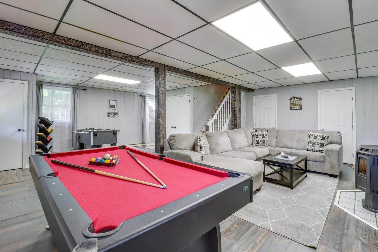 Lakefront Poconos Vacation Rental With Swim Dock! Long Pond Экстерьер фото
