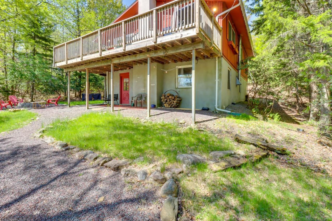 Lakefront Poconos Vacation Rental With Swim Dock! Long Pond Экстерьер фото